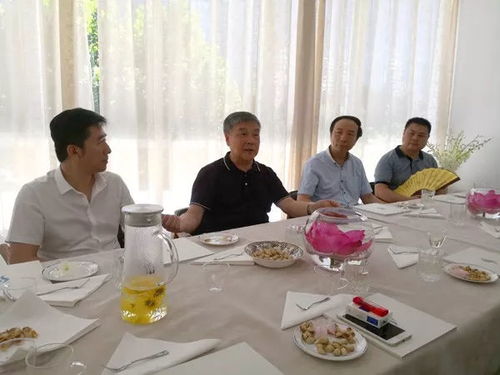 中国商业联合会书画家分会 秋日 书墨话康养 在北京 深滤空间体验馆 举办